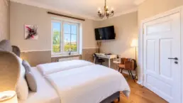 Zimmer 1 4 Zimmer 1 mit Landschaftsblick- Boutique Hotel Villa-Wahnfried