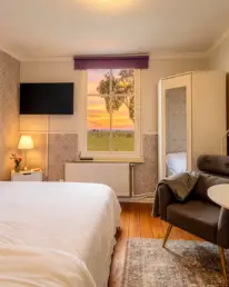 NEU eingerichtet mit Meerblick und traumhaften Sonnenuntergang - Zimmer 8 - Boutique Hotel Villa Wahnfried in Thiessow