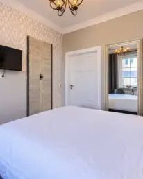 Zimmer Isolde im Erdgeschoss 4 Zimmer Isolde im Erdgeschoss
